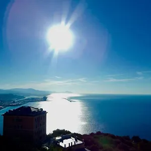 Le Giuee Genoa