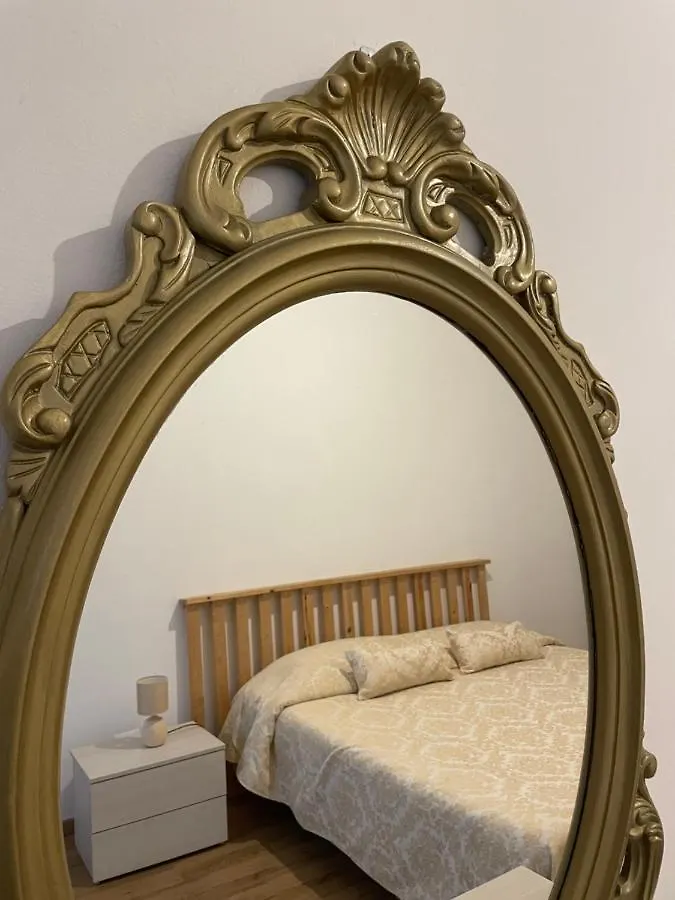 Bed & Breakfast Cavour16 Rent Bedrooms Genoa