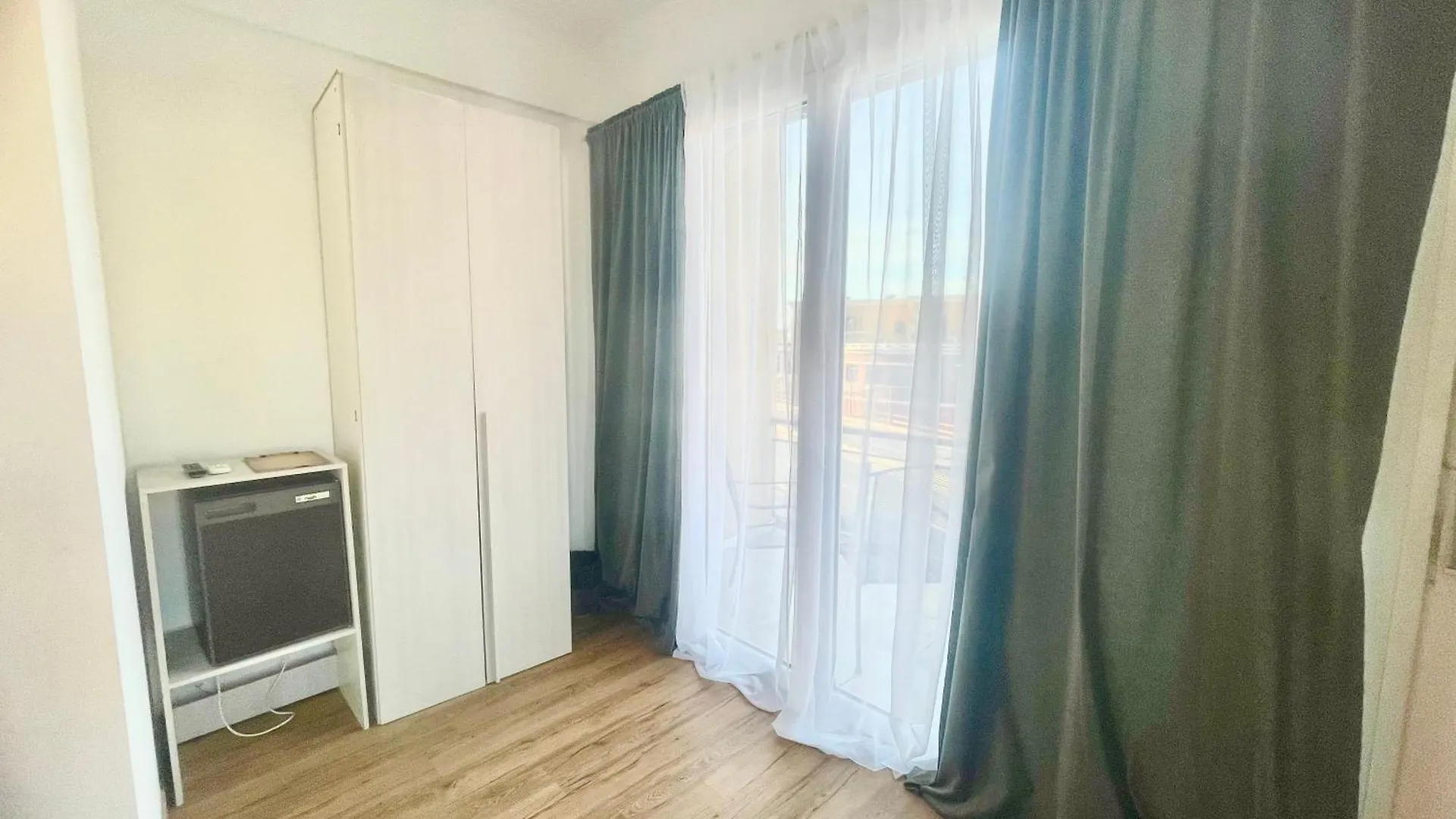 Cavour16 Rent Bedrooms Génova