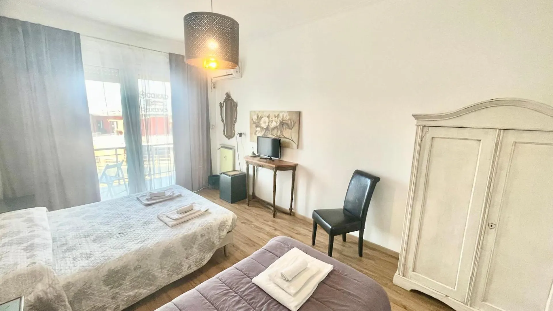 Cavour16 Rent Bedrooms Génova 3*,  Italia