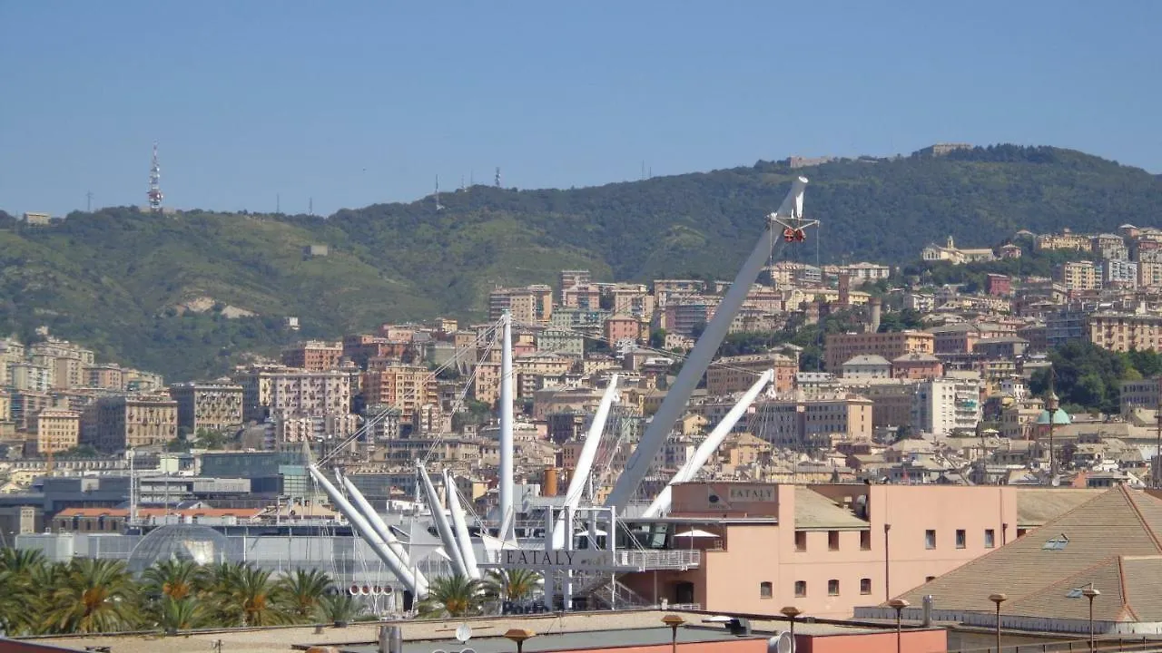 Cavour16 Rent Bedrooms Génova 3*,