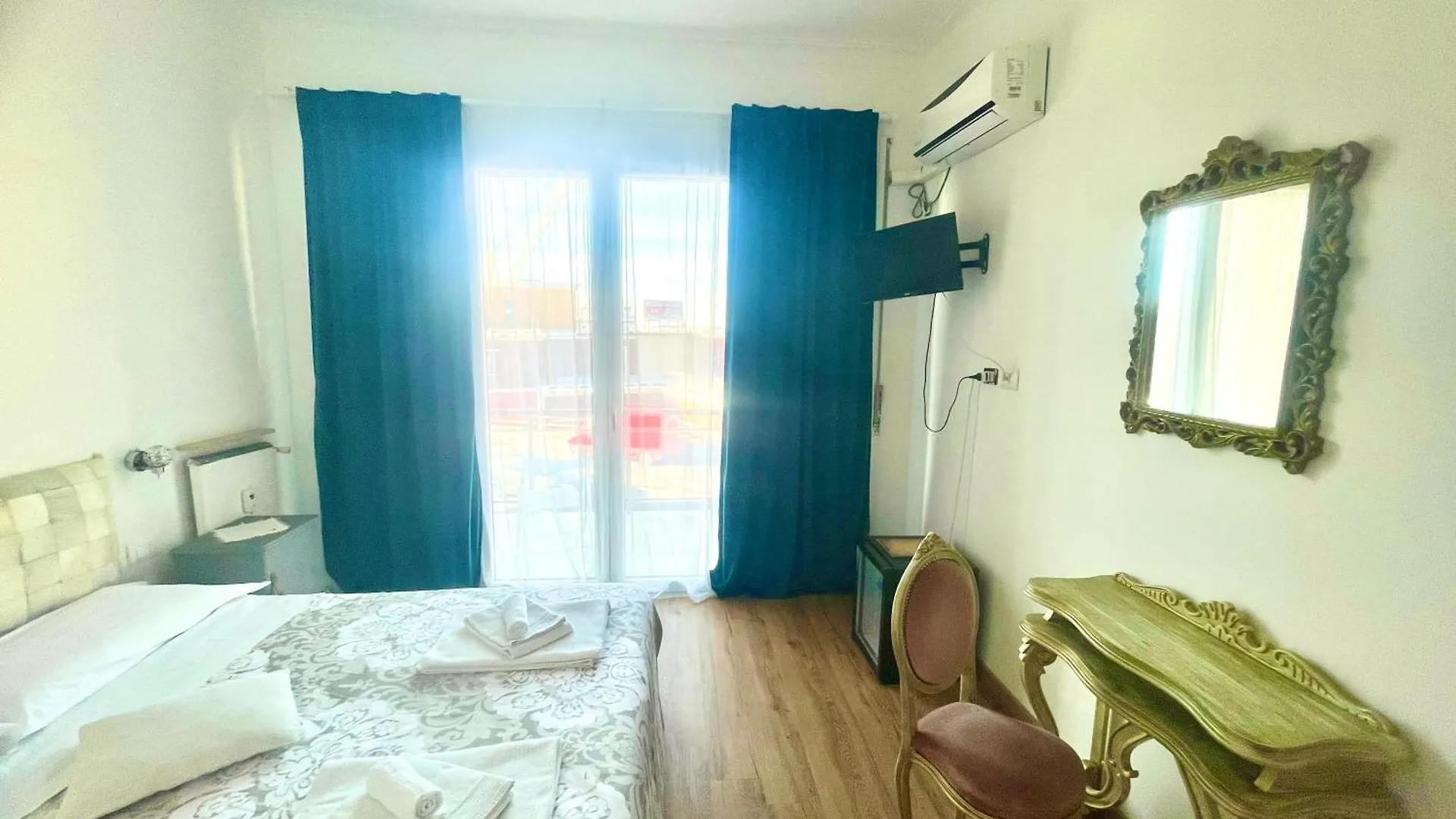 جنوة Cavour16 Rent Bedrooms إيطاليا